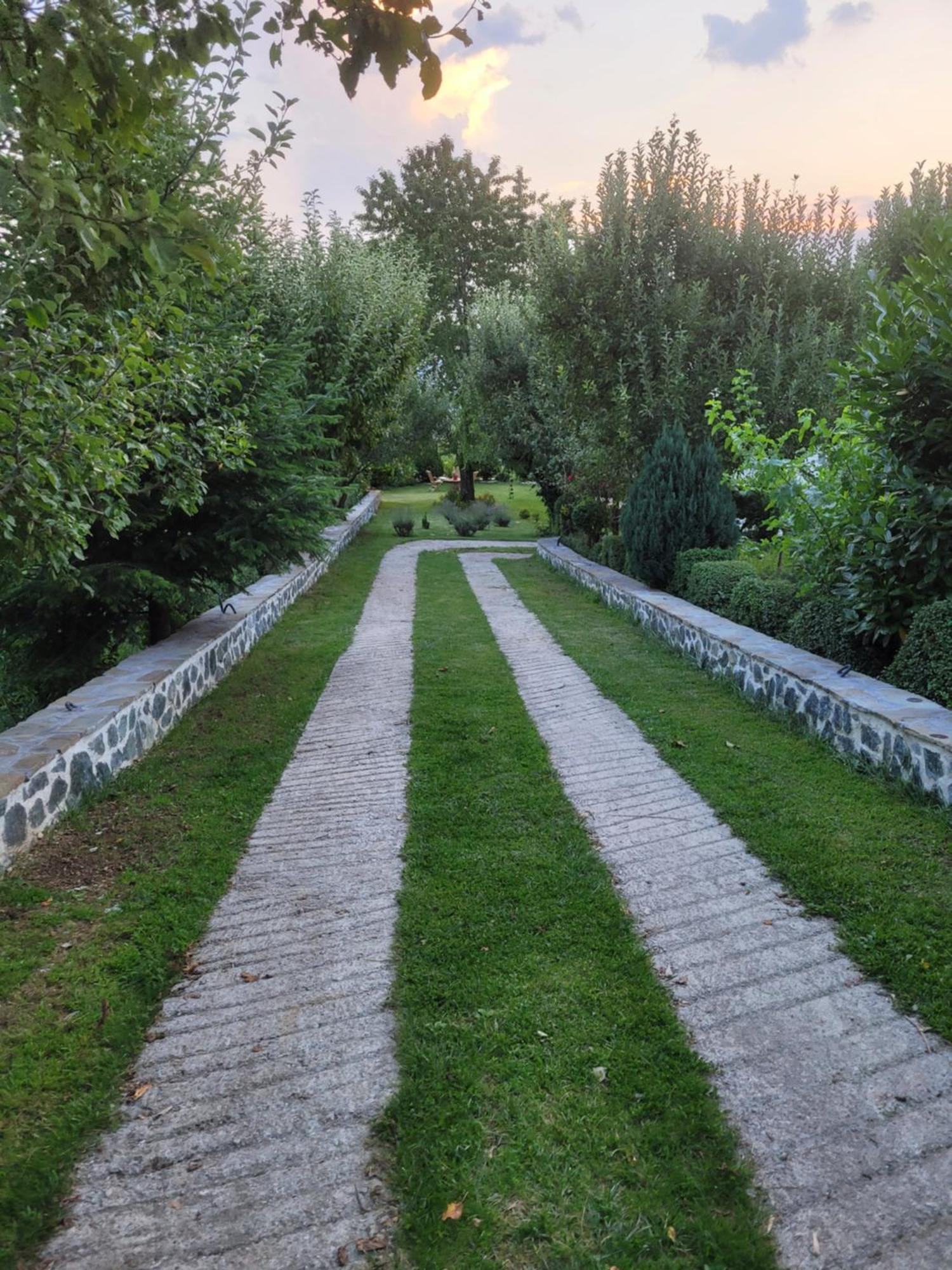 Bujtina Bezhani Gjinar Elbasan Exterior photo